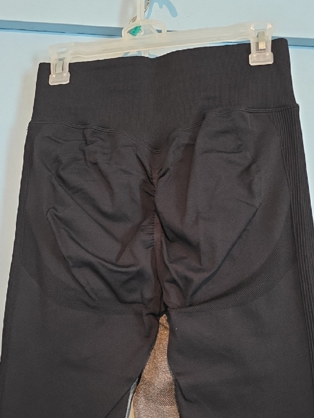 CHOOSE ONE Size L NWOT HALARA Butt Lifting Leggings - Picture 2 of 7